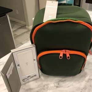 Motile Neoprene Sport Backpack Green with Charger